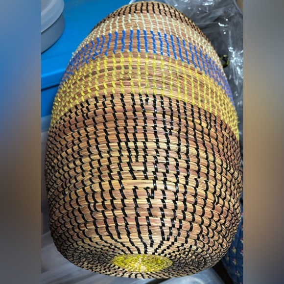 Sweet Grass Basket with Lid ,Senegal West Africa. - Picture 4 of 10